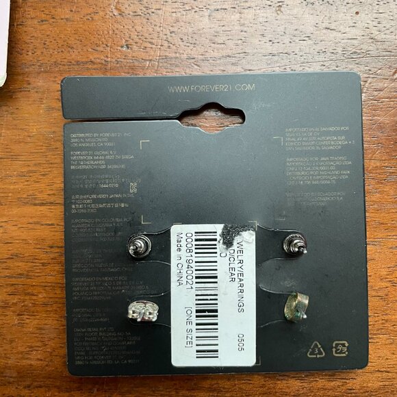 Bundle 3 for $12.  2 Pairs of Forever 21 Earrings - Picture 3 of 3